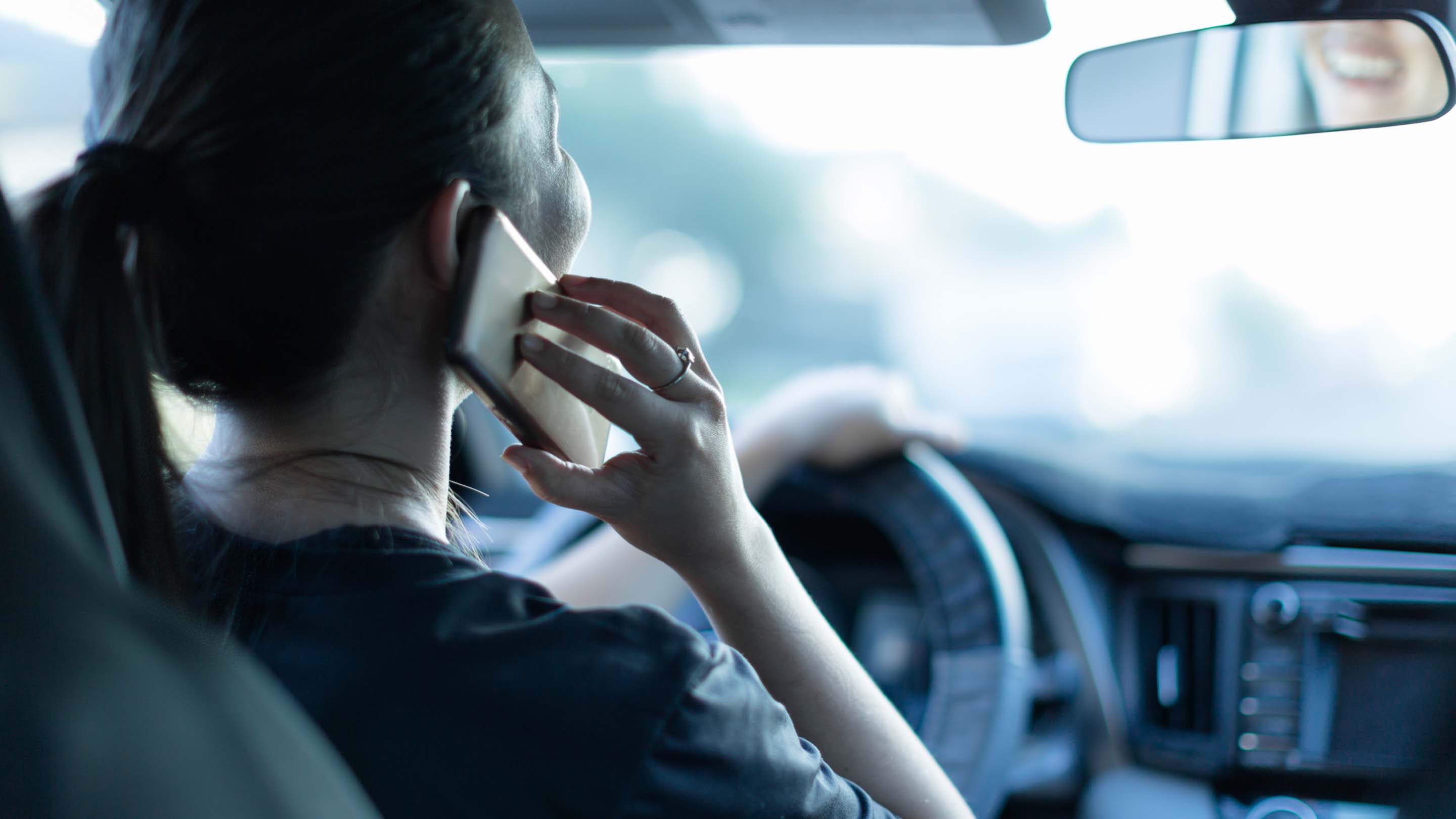 Create a safer fleet with distracted driving camera solutions. Learn about the risks of distracted driving.